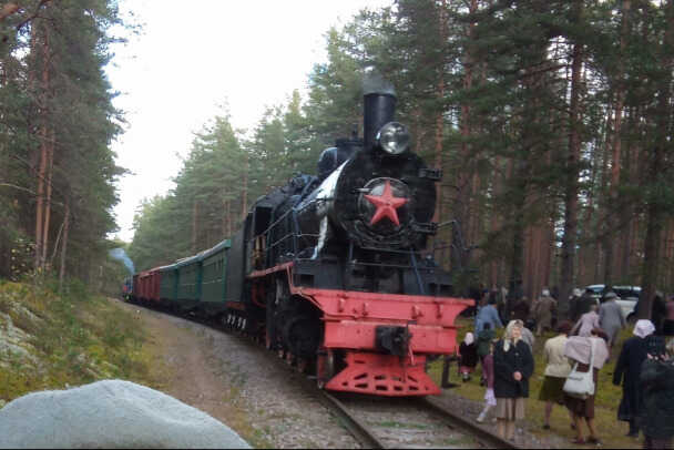 В Ленинградской области во время съемок фильма «Василий Теркин» обрушился пол декоративного вагона